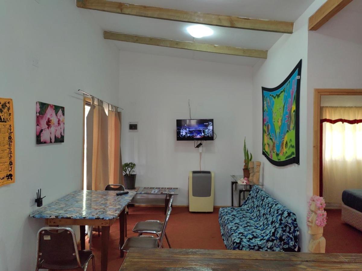 Hostal Henua Roa Hanga Roa Exterior foto